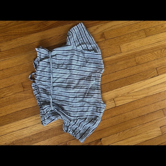 Urban Outfitters wrap tee - Picture 3 of 3